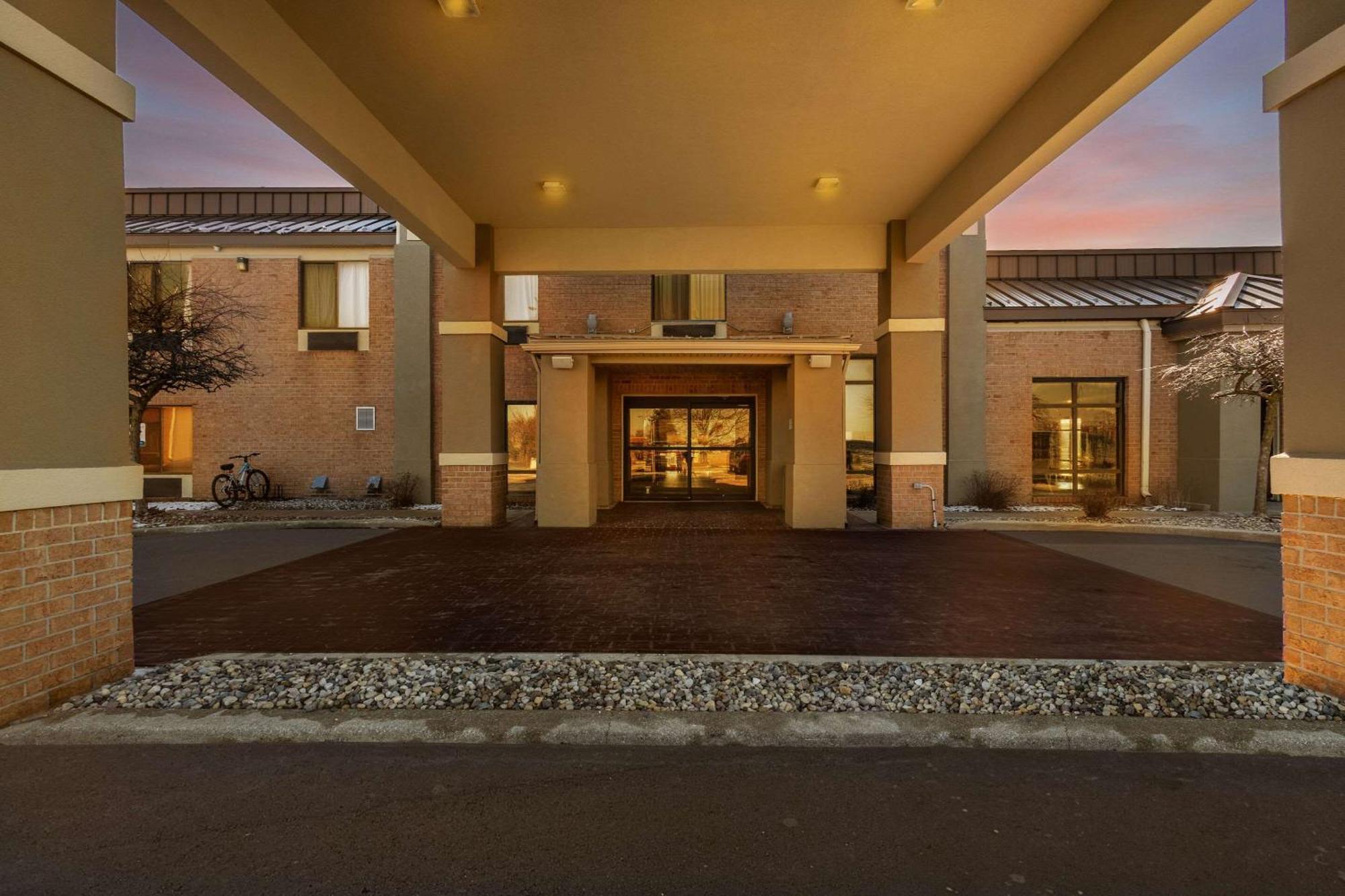 Comfort Inn Huntington Near University Dış mekan fotoğraf